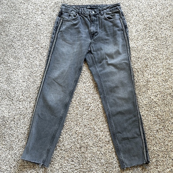 Zara Gray Tapered Mom Jeans Side Stripe Metal Accents Size 6 - Picture 1 of 8